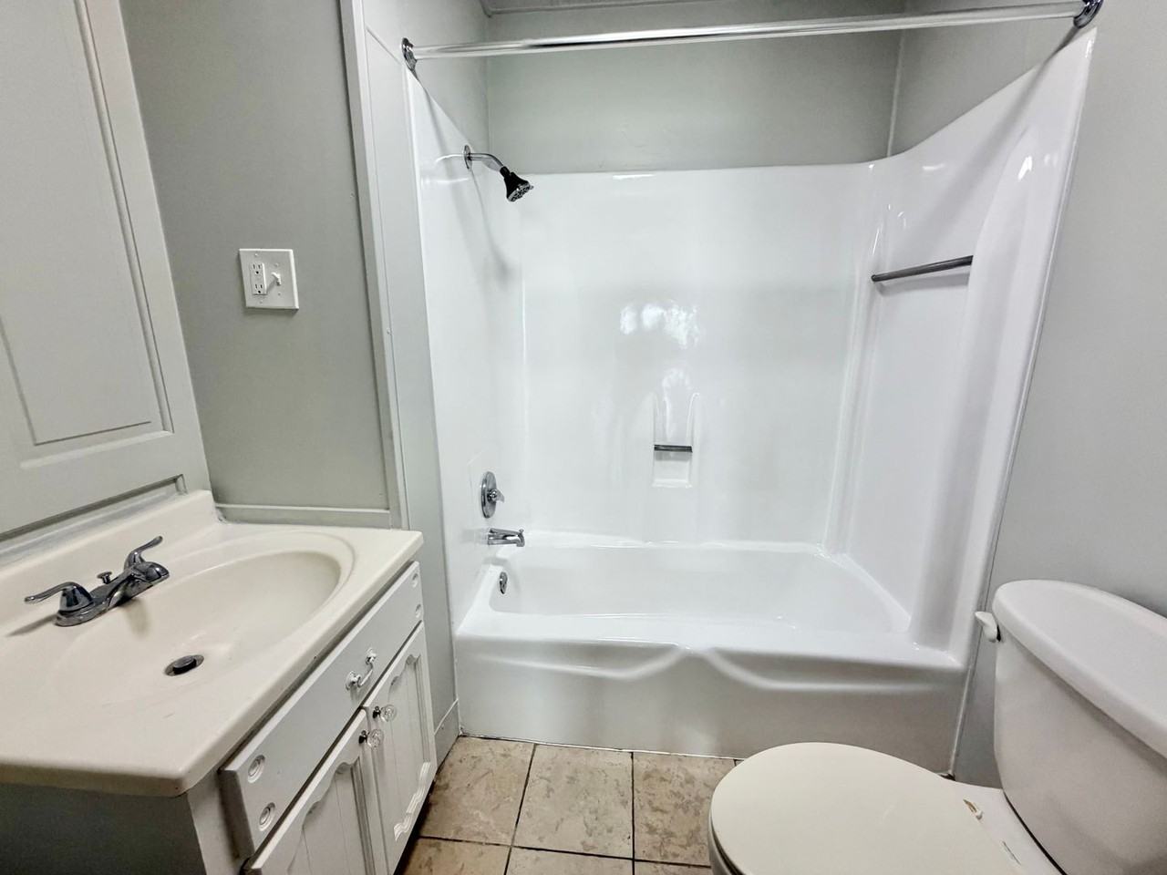 1748 Queen City Ave - Photo 5 of 13