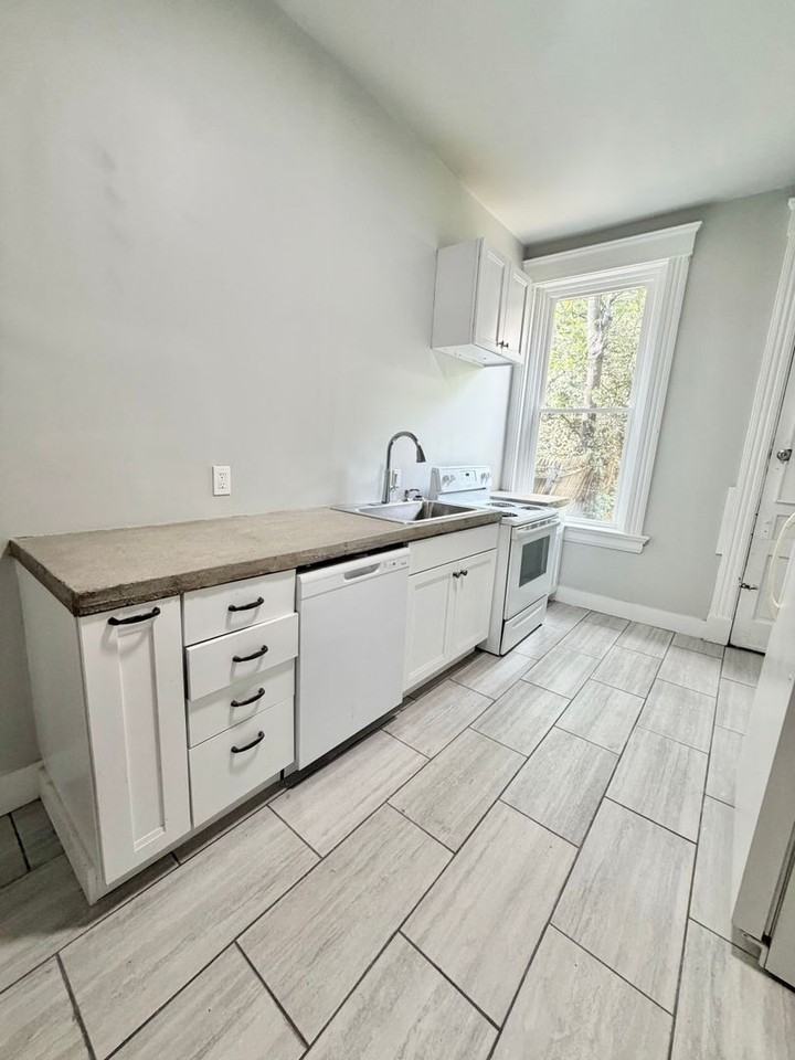 1748 Queen City Ave - Photo 7 of 13