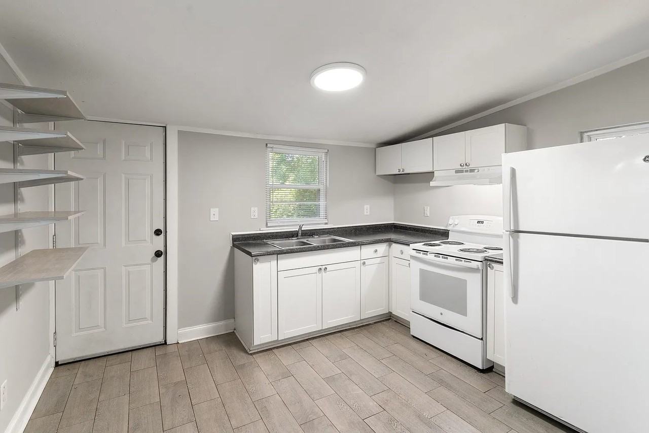 2813 Royal St #1 - Photo 3 of 18