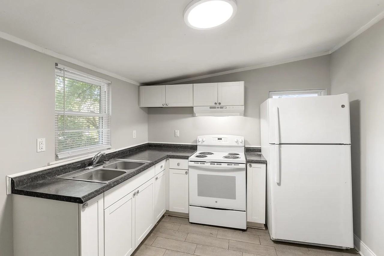 2813 Royal St #1 - Photo 4 of 18