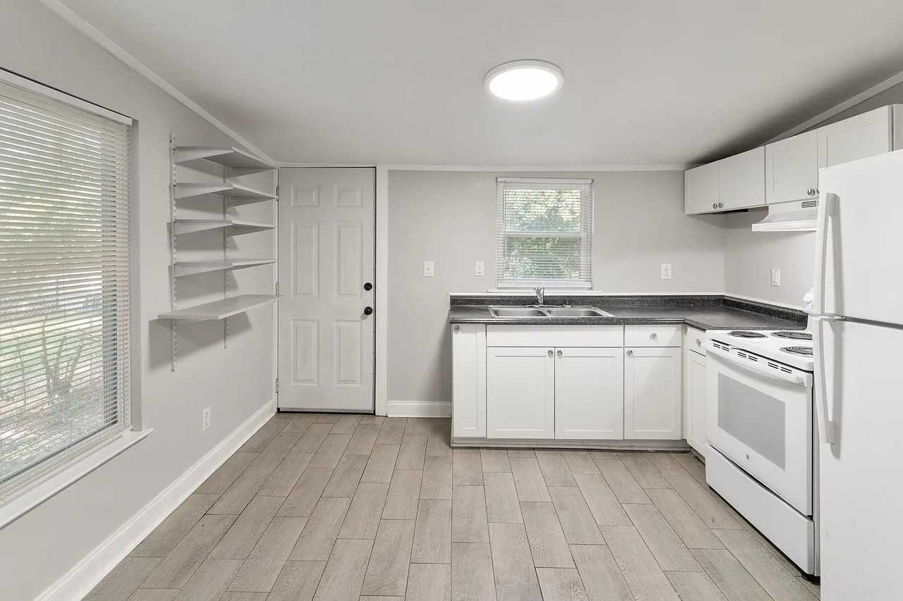 2813 Royal St #1 - Photo 5 of 18