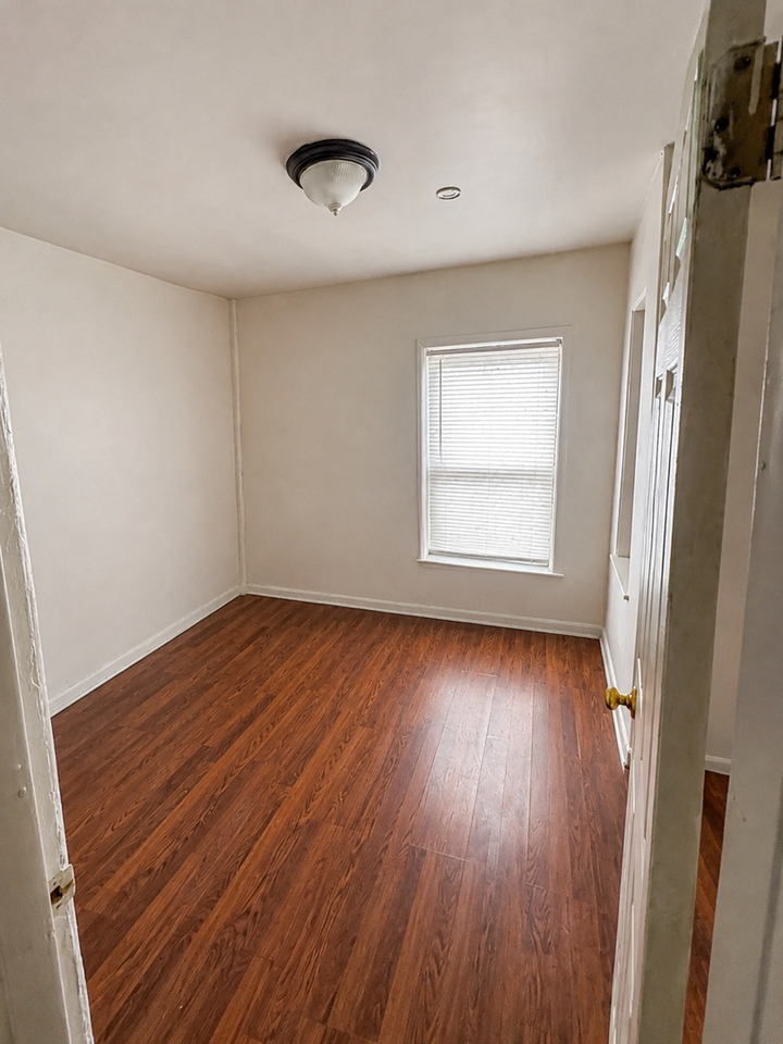 5031 S Elizabeth St - Photo 7 of 7