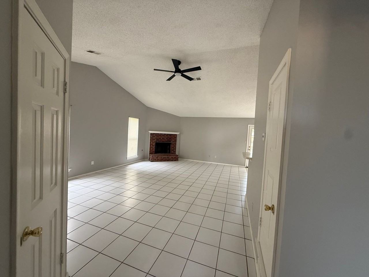 104 Orange Dr - Photo 2 of 7
