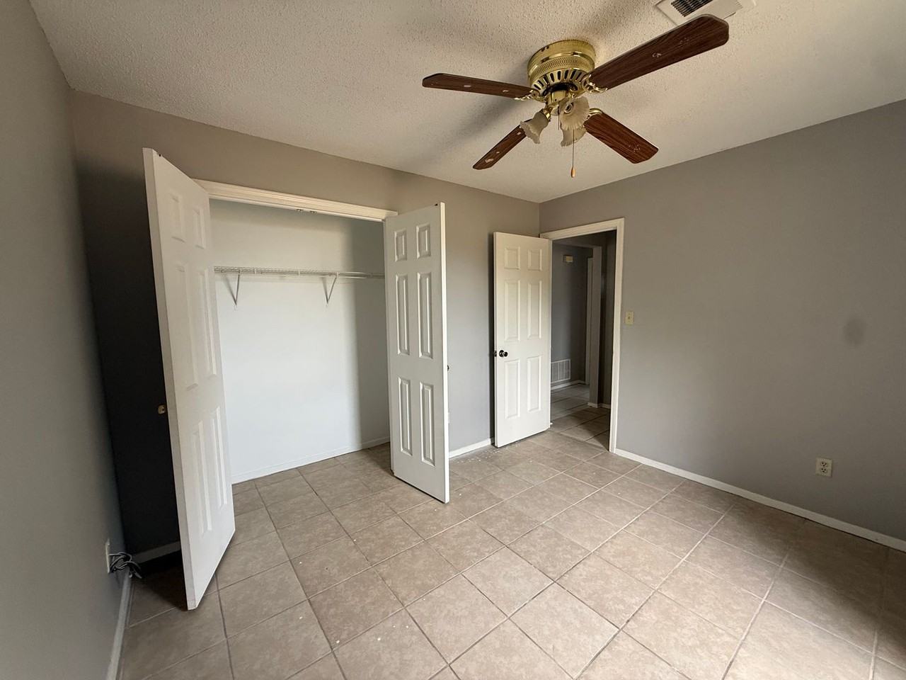 104 Orange Dr - Photo 3 of 7