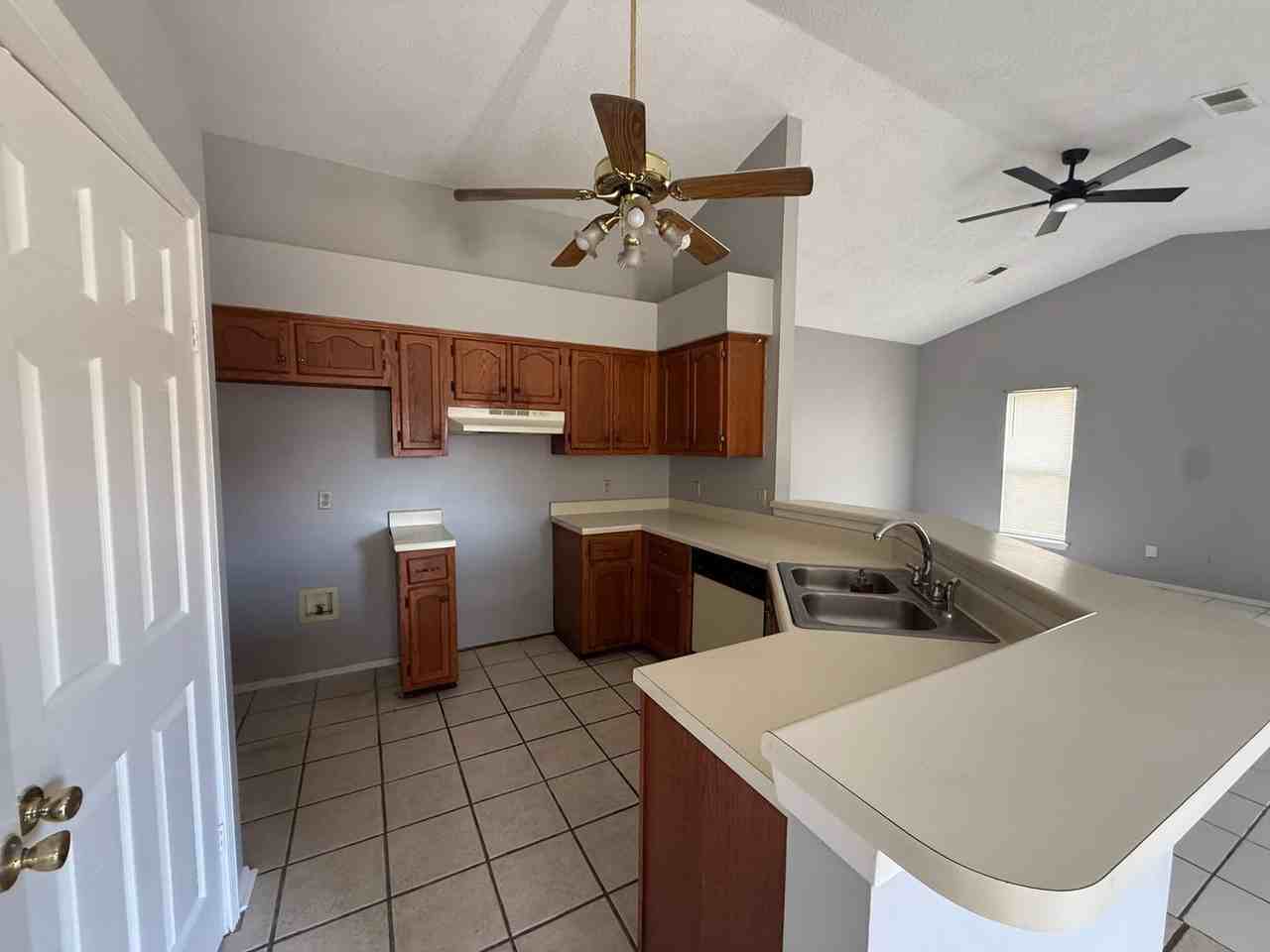 104 Orange Dr - Photo 5 of 7