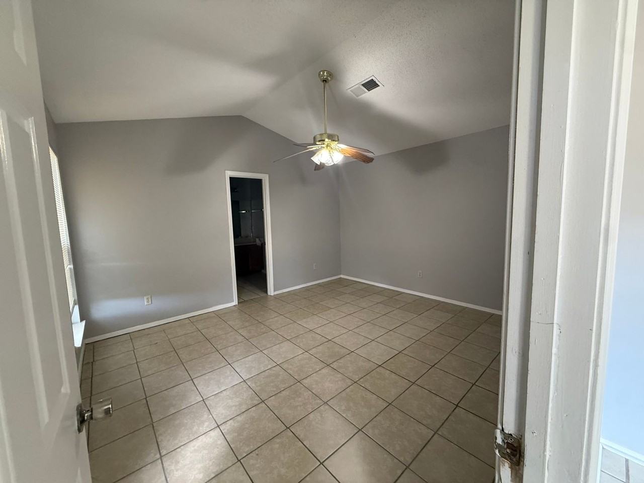 104 Orange Dr - Photo 6 of 7