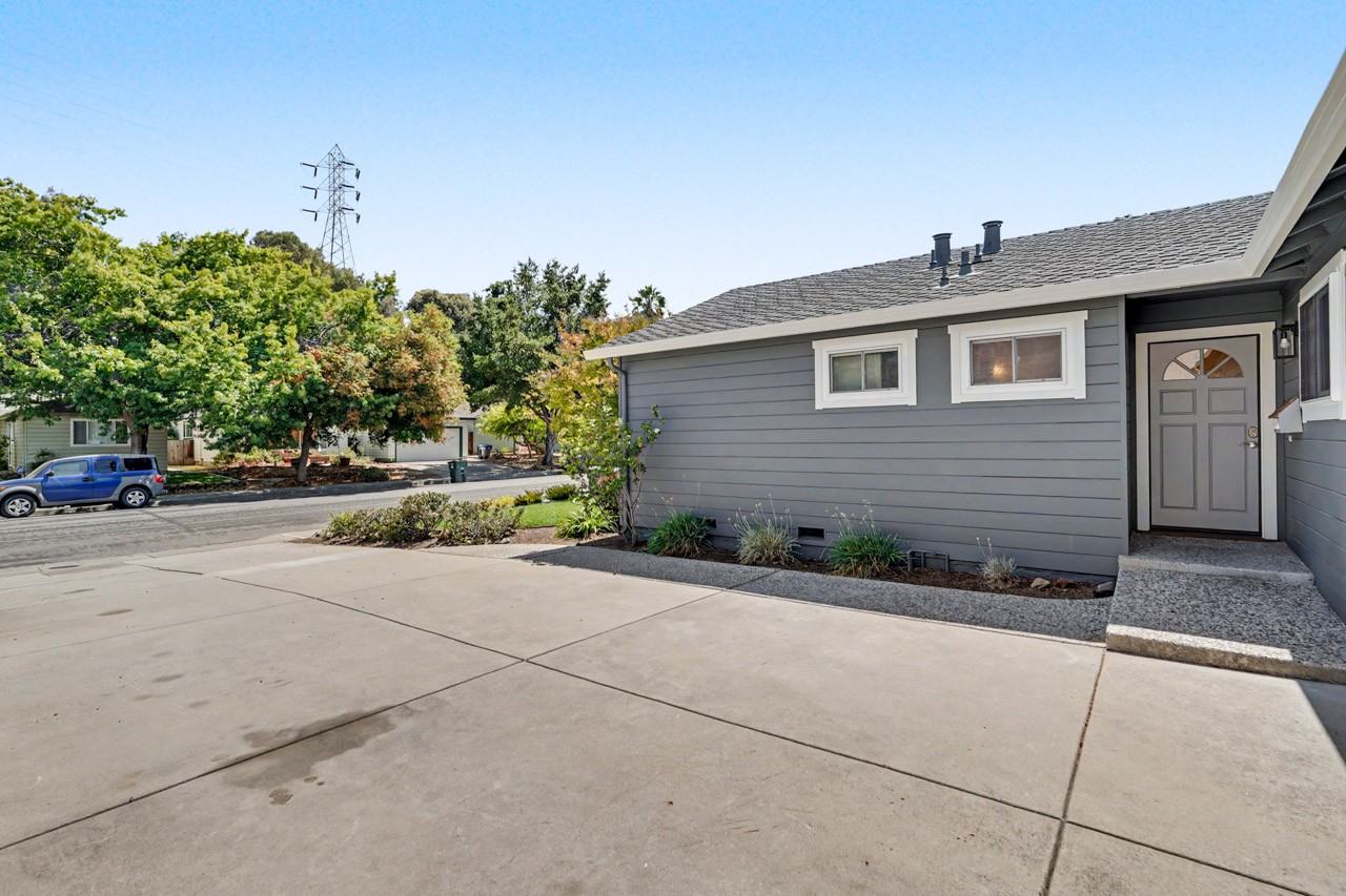 662 Mccarty Ave #1 - Photo 3 of 43