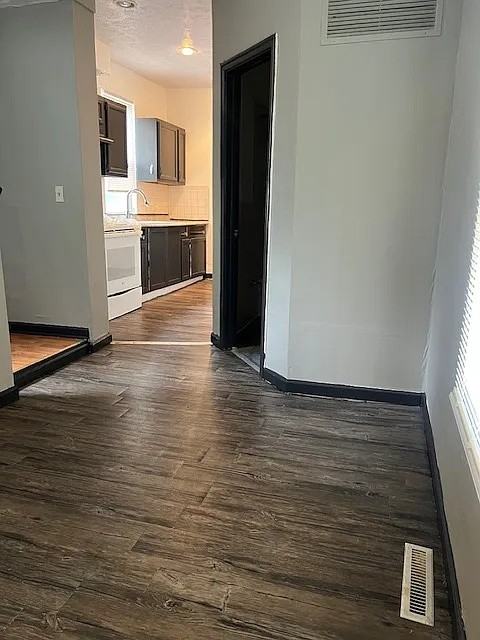 619 Mulberry St #1 - Photo 3 of 9