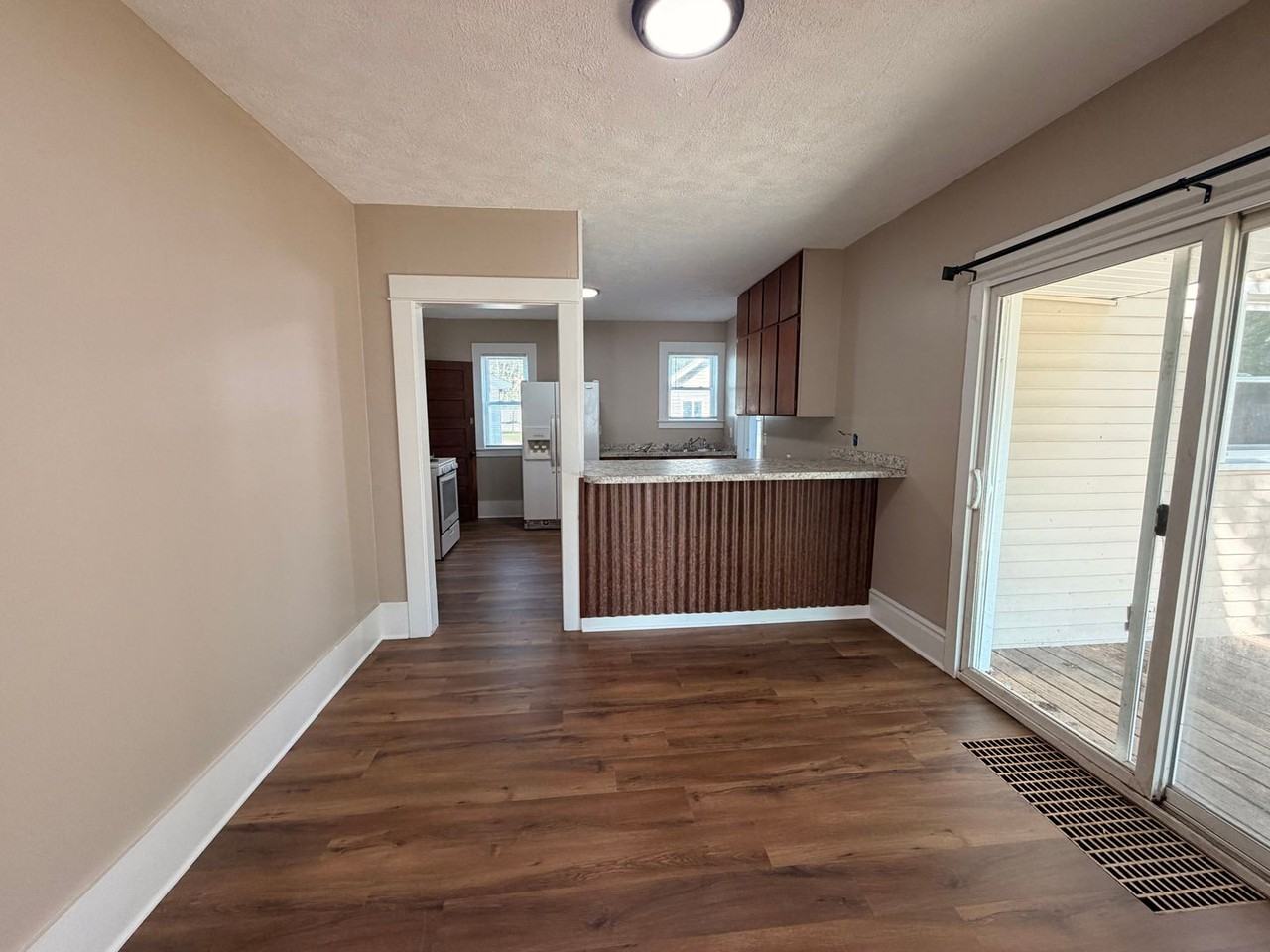 53 Lamoreaux Dr Ne - Photo 3 of 15