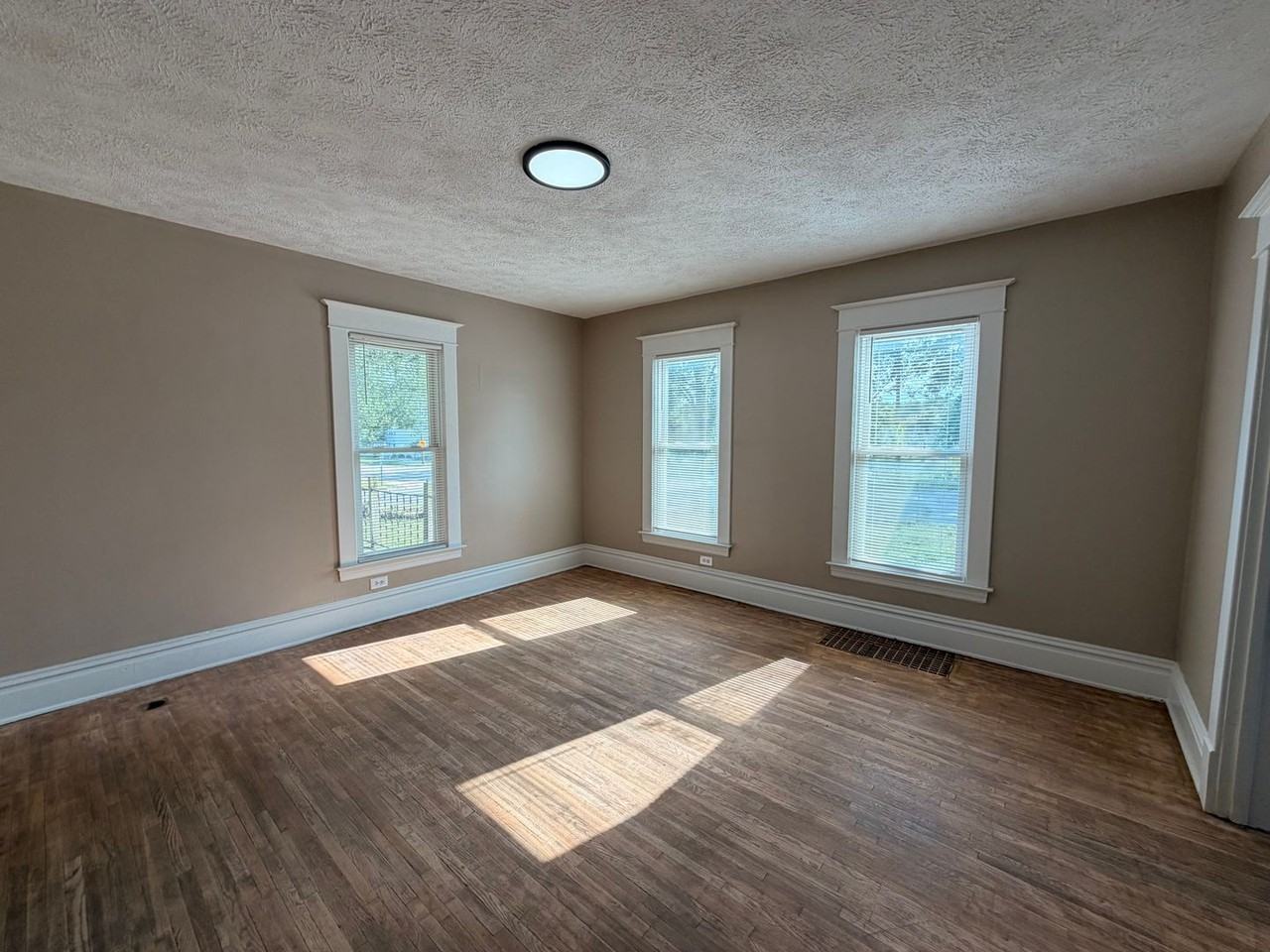 53 Lamoreaux Dr Ne - Photo 5 of 15