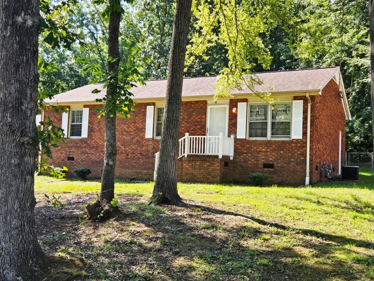 704 Broad St - Photo 2 of 19