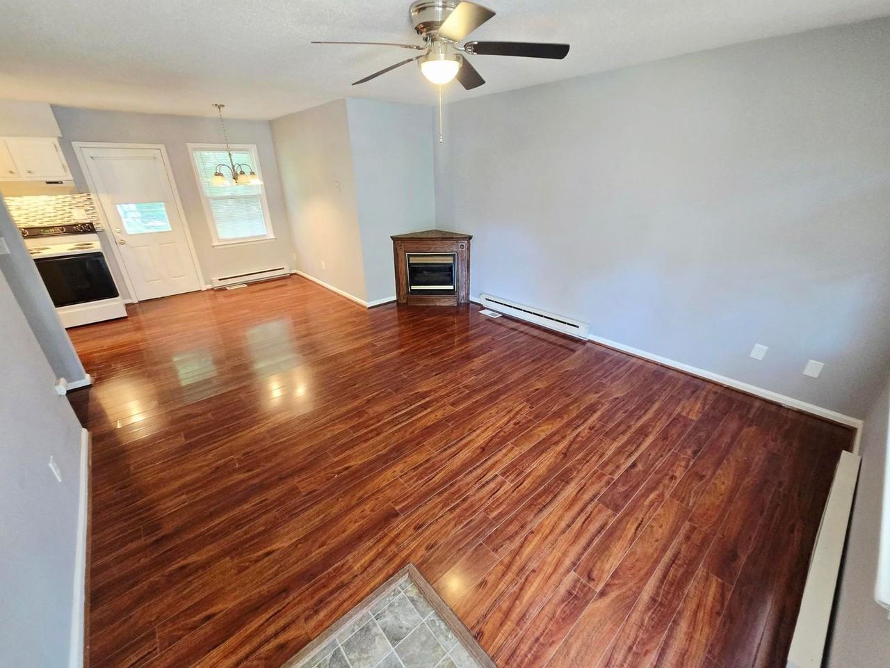 704 Broad St - Photo 3 of 19