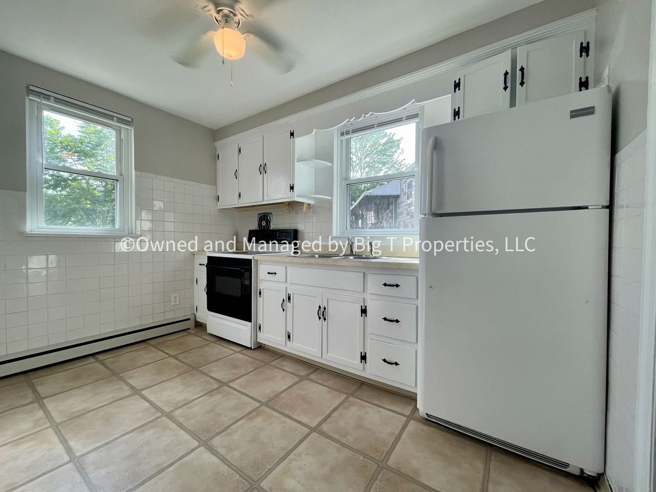 203 Marsh Ln - Photo 4 of 9