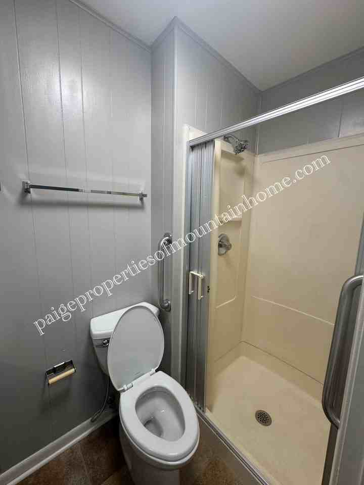 501 Lynette Ave - Photo 5 of 27