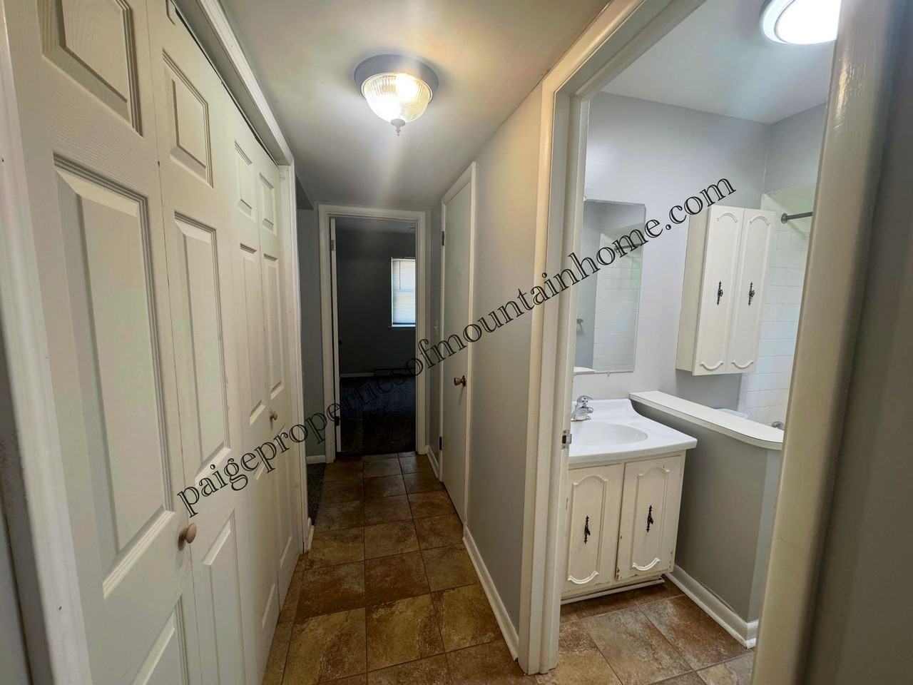 501 Lynette Ave - Photo 7 of 27