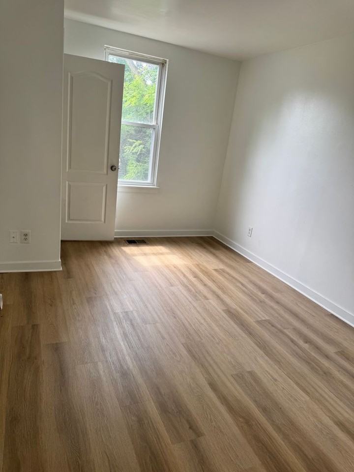 1238 W Firth St - Photo 4 of 26