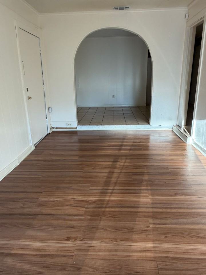 5213 Ellison St - Photo 2 of 7