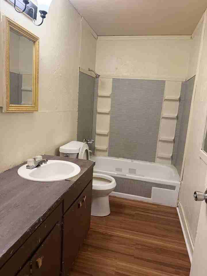 5213 Ellison St - Photo 4 of 7