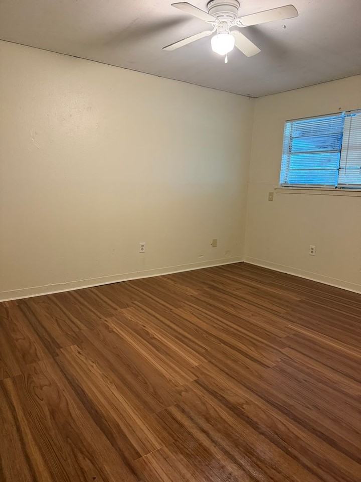 5213 Ellison St - Photo 5 of 7