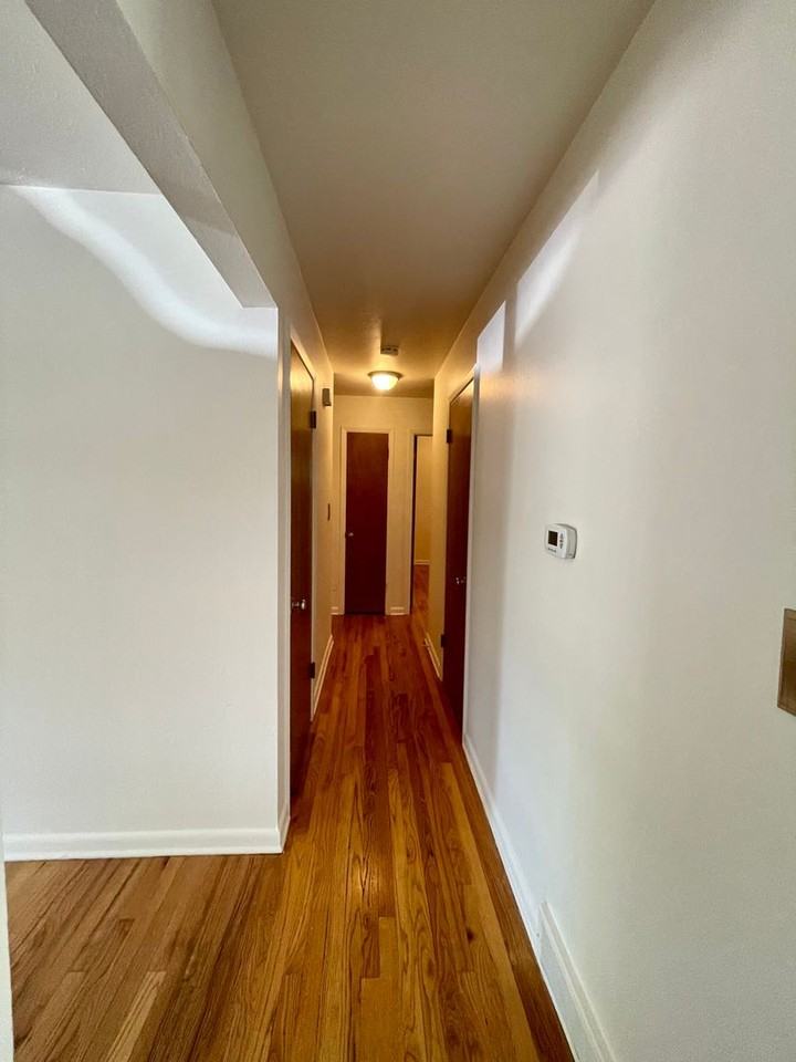850 37th St - Photo 5 of 17