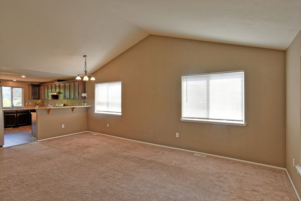 10511 66th Ave Ne - Photo 2 of 22
