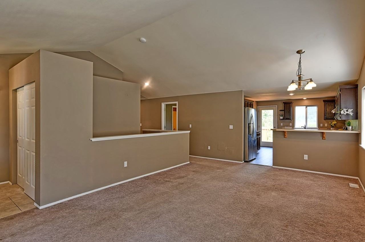 10511 66th Ave Ne - Photo 3 of 22
