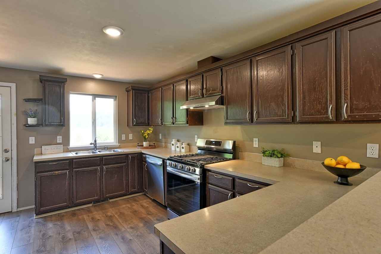 10511 66th Ave Ne - Photo 5 of 22