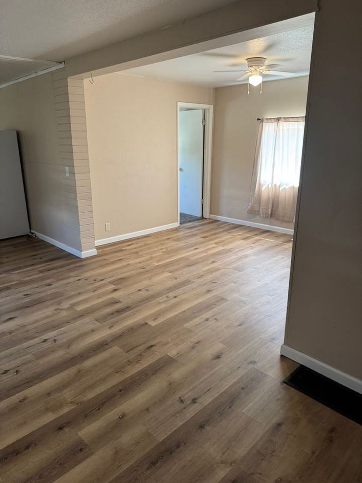 806 W Lincoln Way - Photo 3 of 8