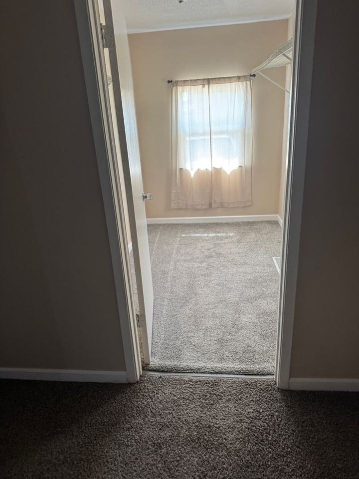 806 W Lincoln Way - Photo 5 of 8