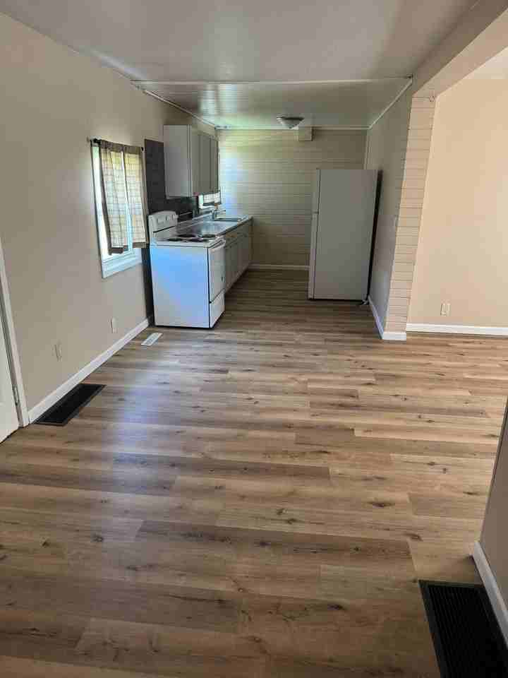 806 W Lincoln Way - Photo 6 of 8