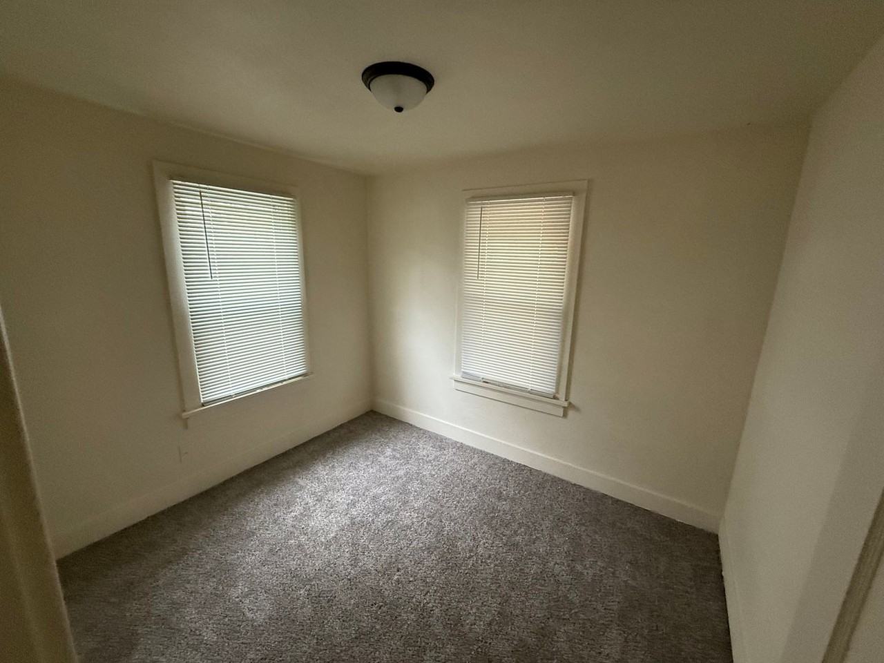 1921 S Wisconsin Ave - Photo 2 of 8
