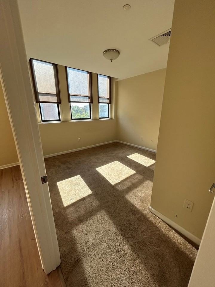 2 W Broad St - Photo 4 of 7