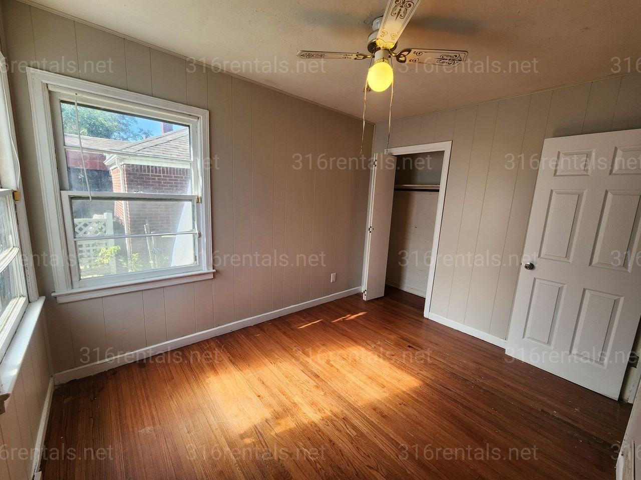 1348 N Crestway St - Photo 5 of 14