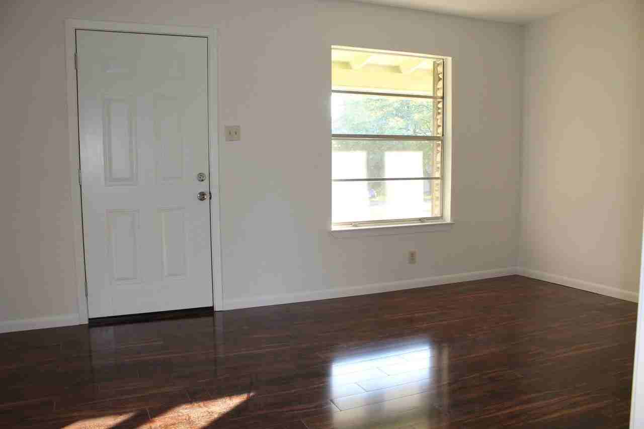 4708 York Hill Dr - Photo 7 of 10