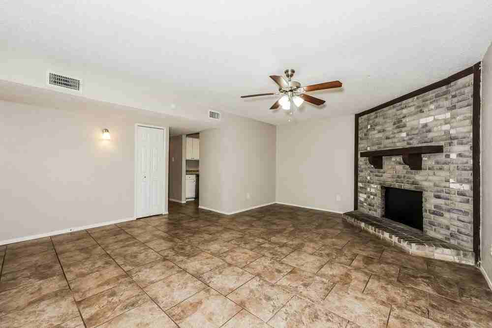 1522 Sunset Ln - Photo 3 of 16