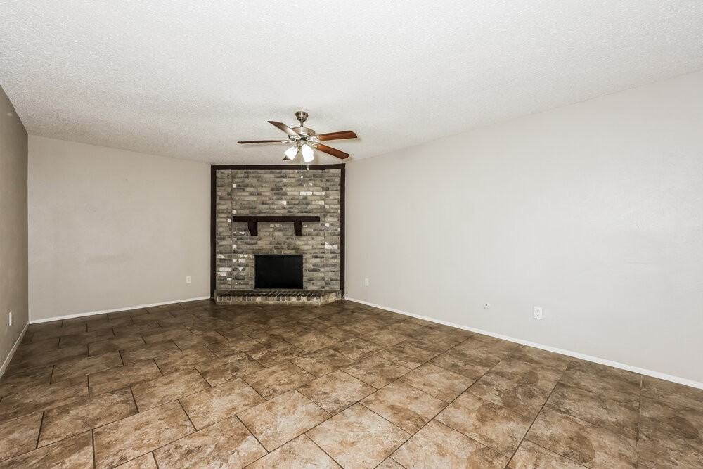 1522 Sunset Ln - Photo 5 of 16