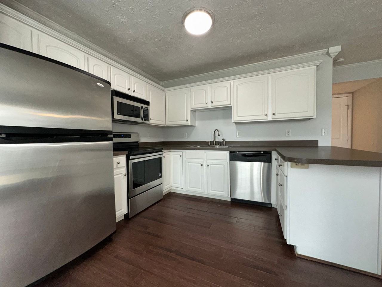 2148 Curtiswood Dr - Photo 2 of 21