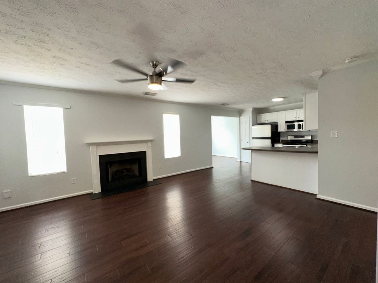 2148 Curtiswood Dr - Photo 3 of 21