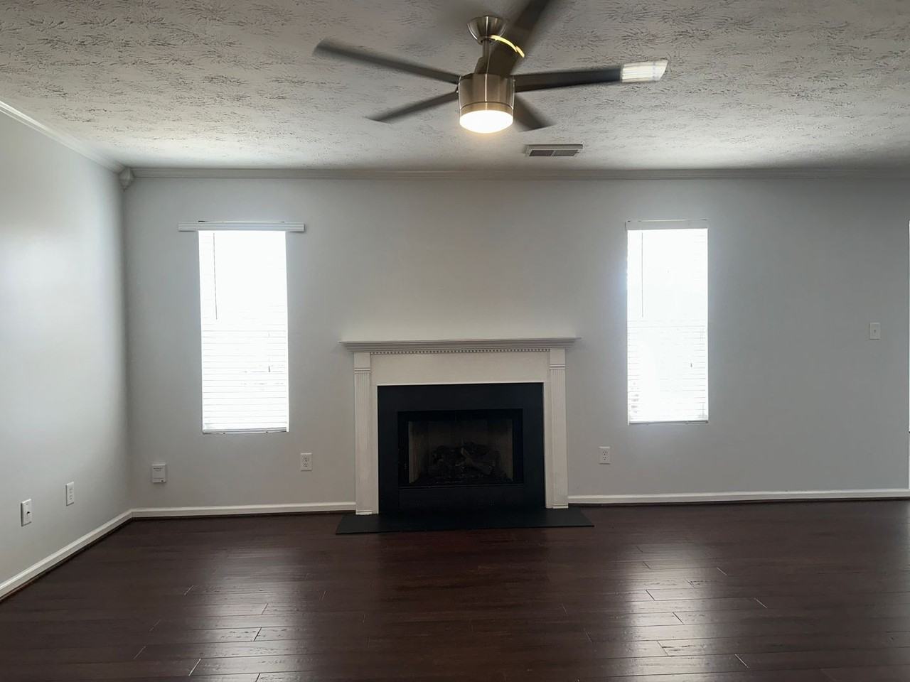 2148 Curtiswood Dr - Photo 4 of 21