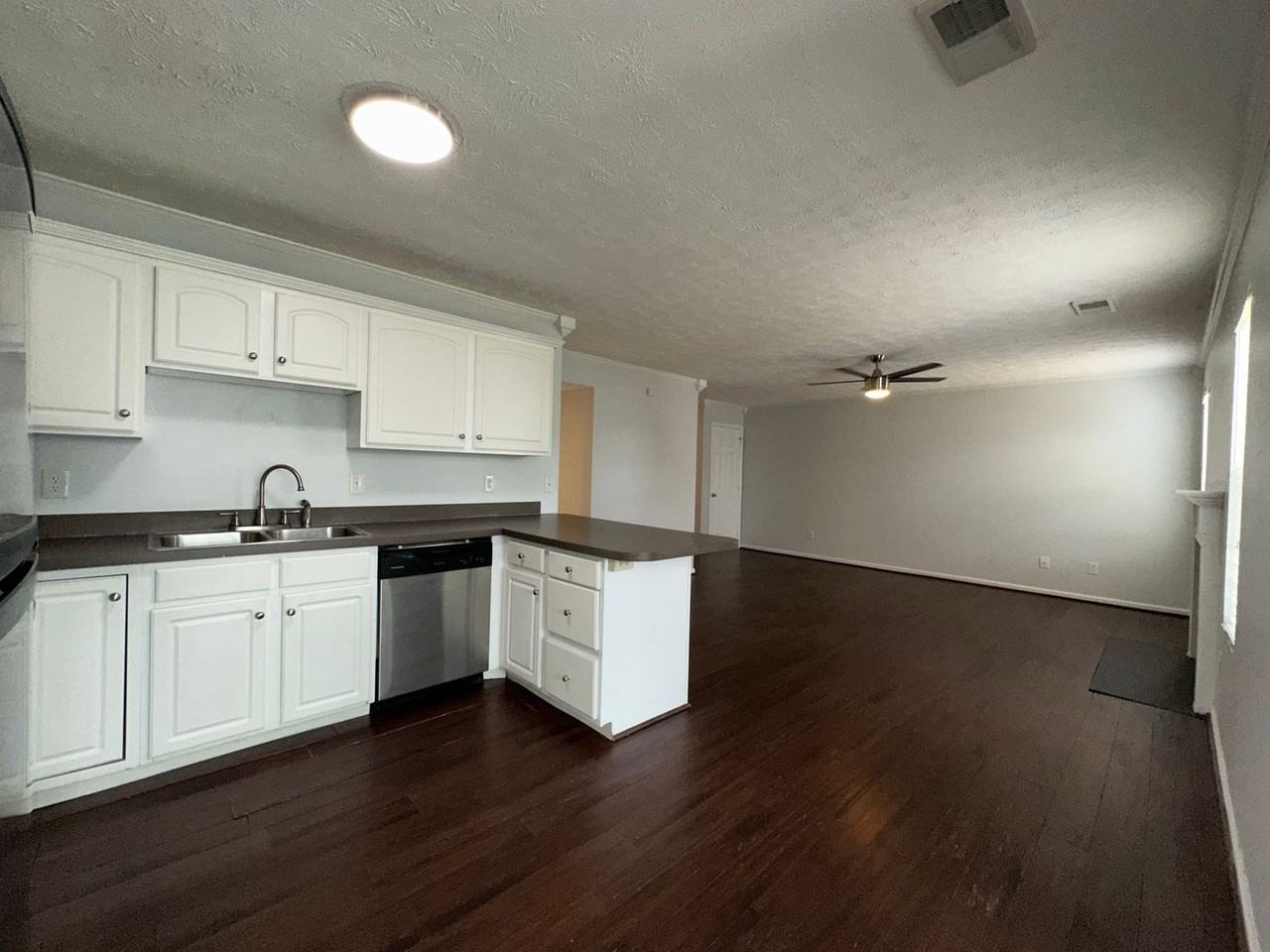 2148 Curtiswood Dr - Photo 5 of 21