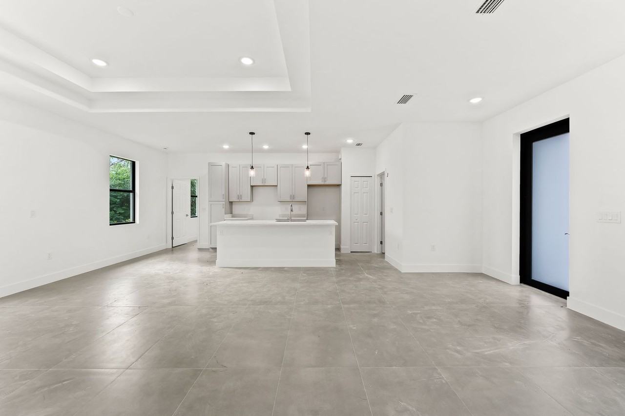 3705 37th St Sw - Photo 5 of 15