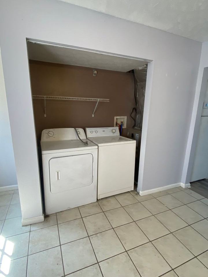 122 Oakwood Rd #H - Photo 3 of 8