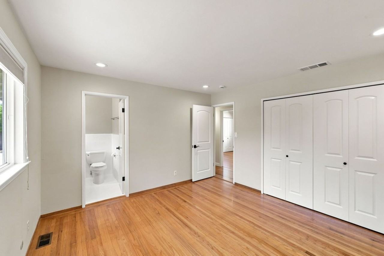 10700 Farallone Dr - Photo 6 of 14