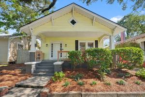 featured image of 1124 E 37th St