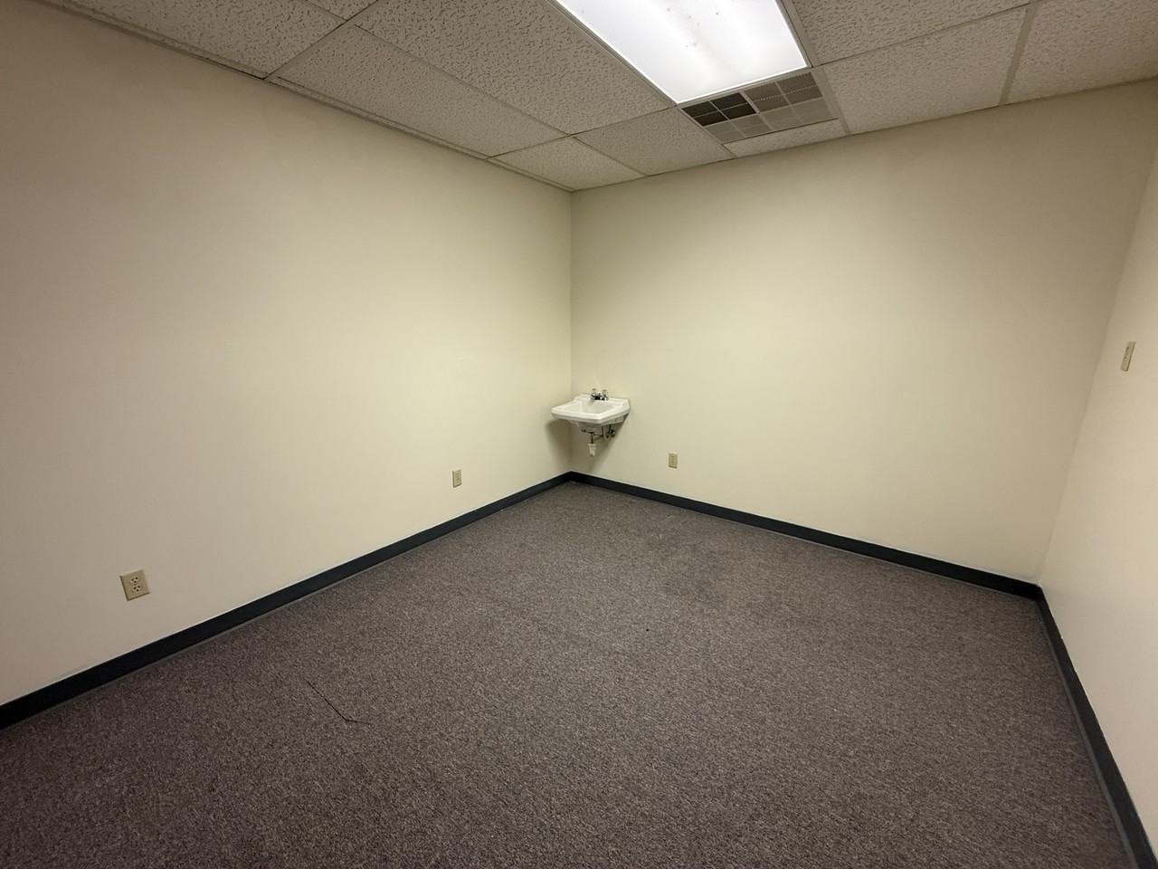 1230 Woodland Dr #209 - Photo 3 of 20