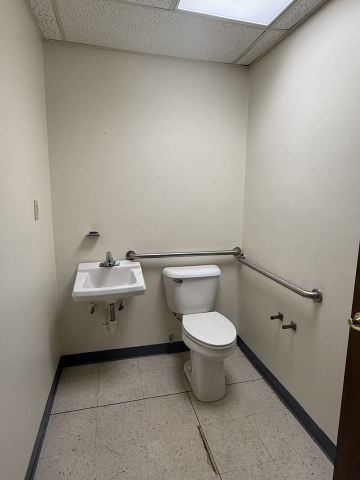 1230 Woodland Dr #209 - Photo 4 of 20