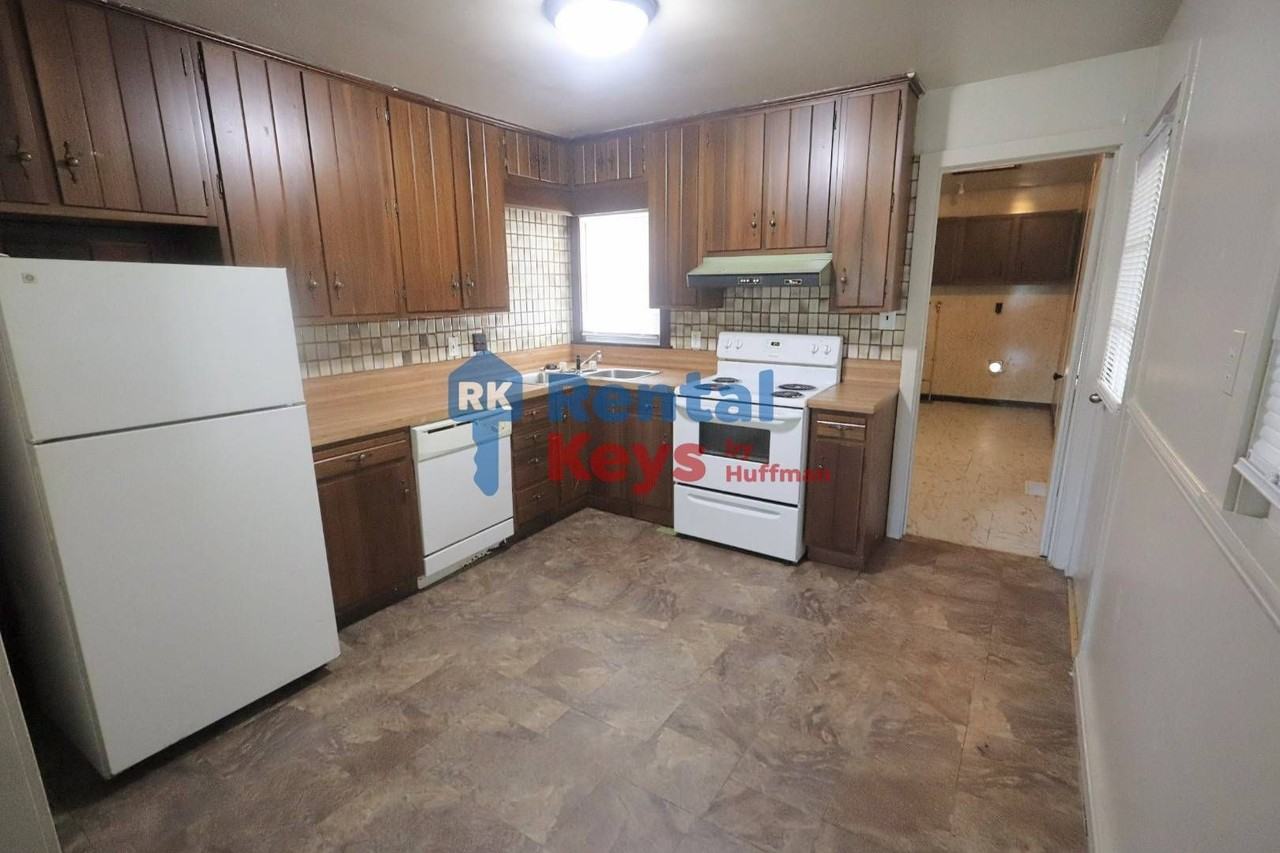1709 Herndon Dr - Photo 6 of 20