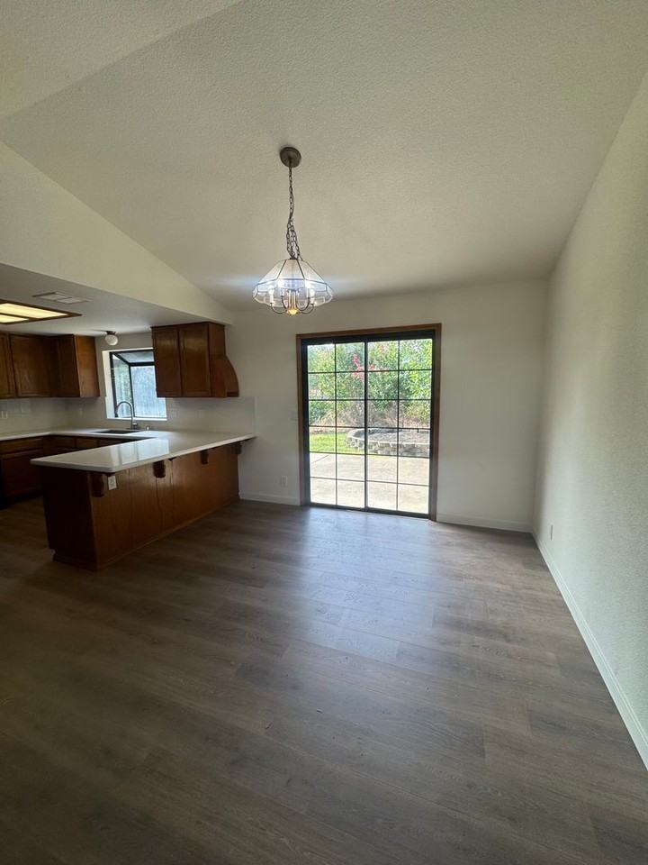 2409 Candlewood Dr - Photo 6 of 28