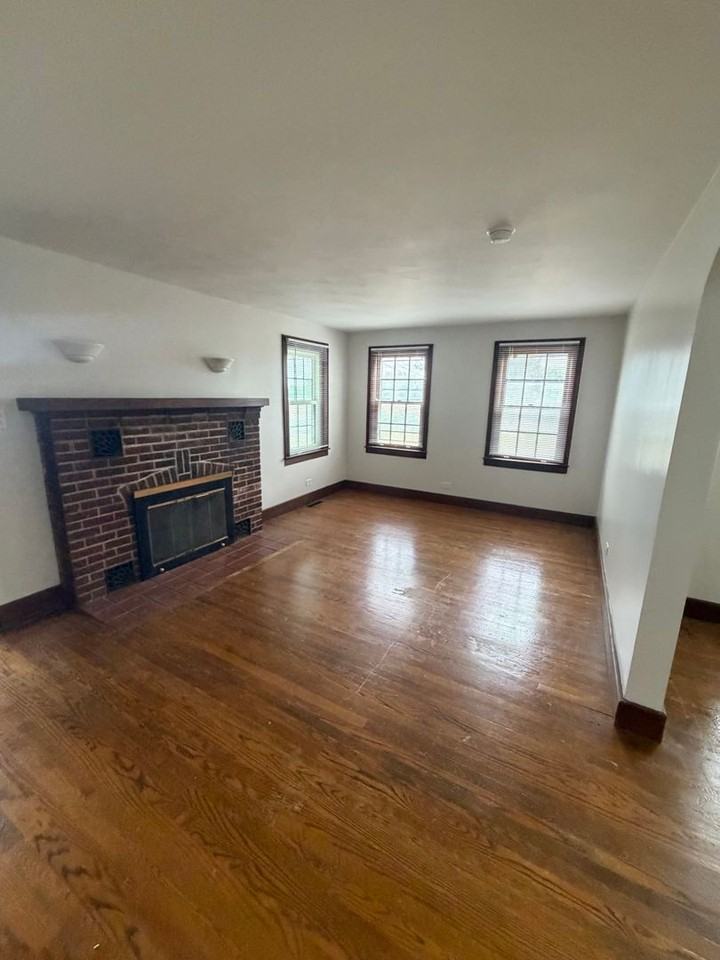 7527 Morgan Rd - Photo 6 of 18