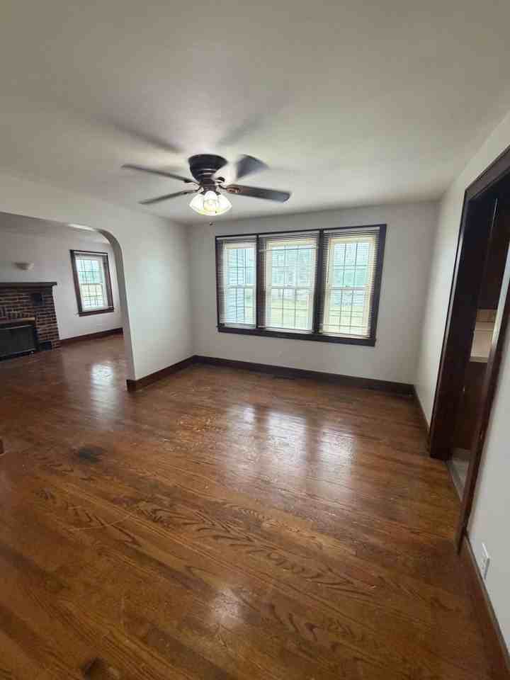 7527 Morgan Rd - Photo 7 of 18